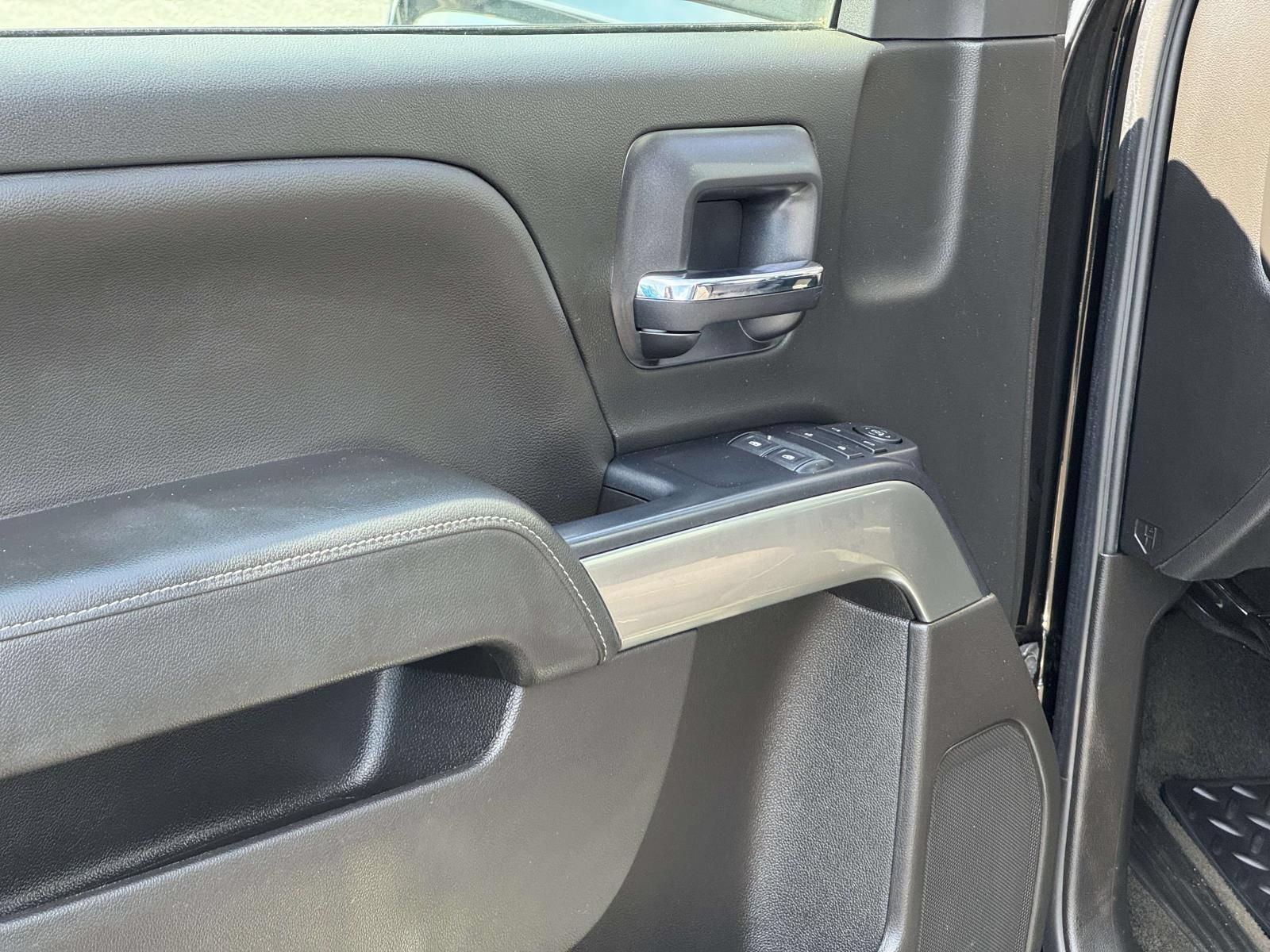 Used 2018 Chevrolet Silverado 1500 LT AWD/4WD image 18