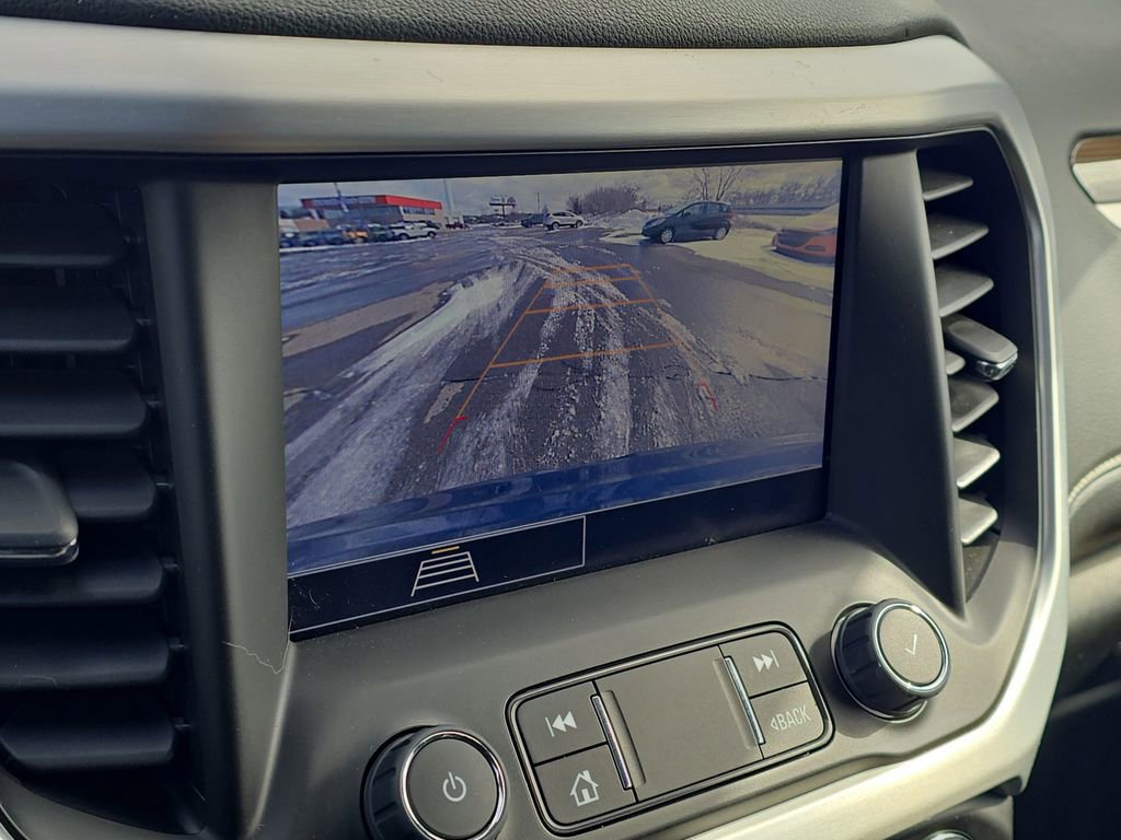 Used 2023 GMC Acadia SLE image 23