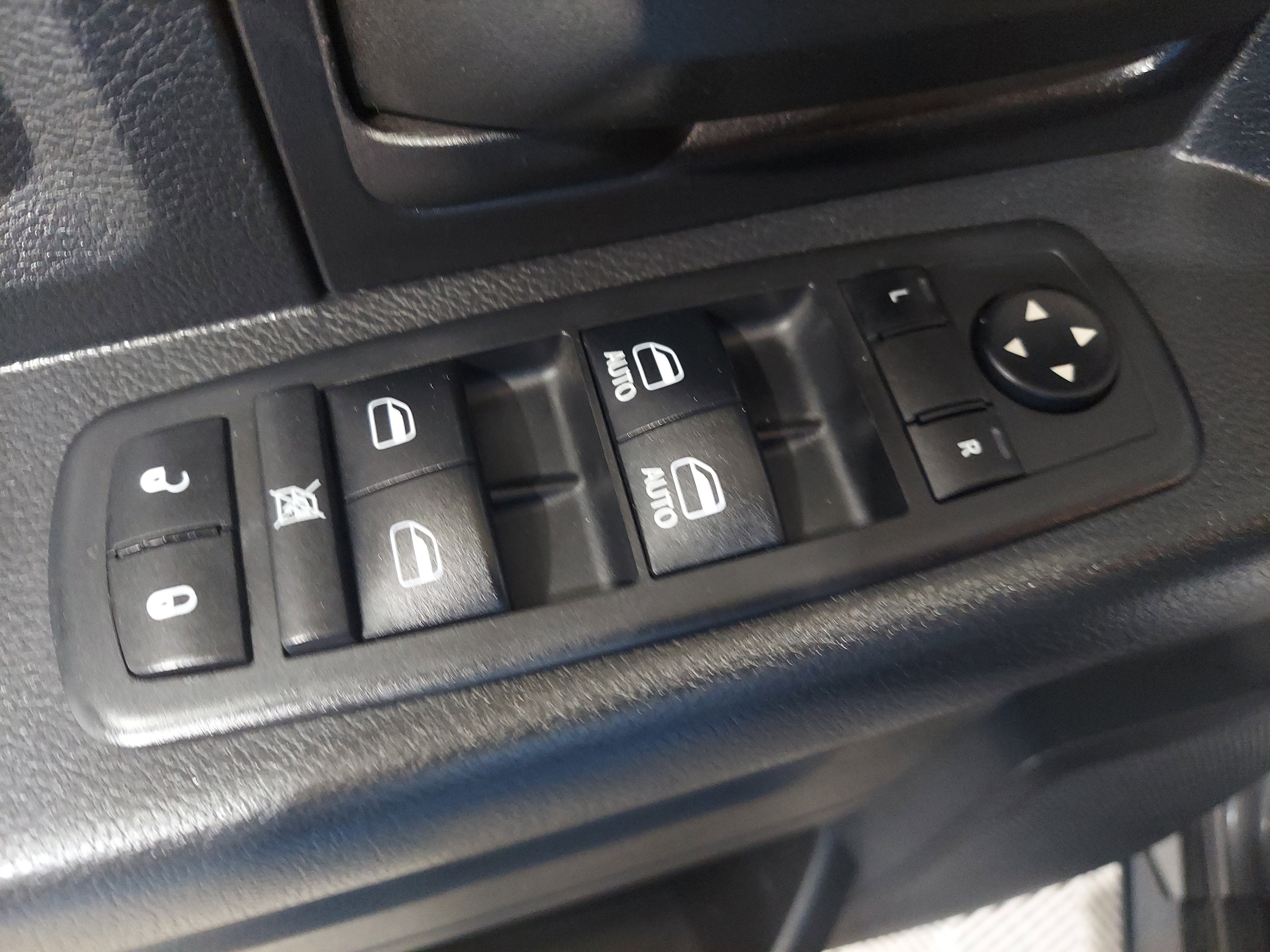 Used 2017 RAM 1500 ST w/ SXT Appearance Group AWD/4WD image 16