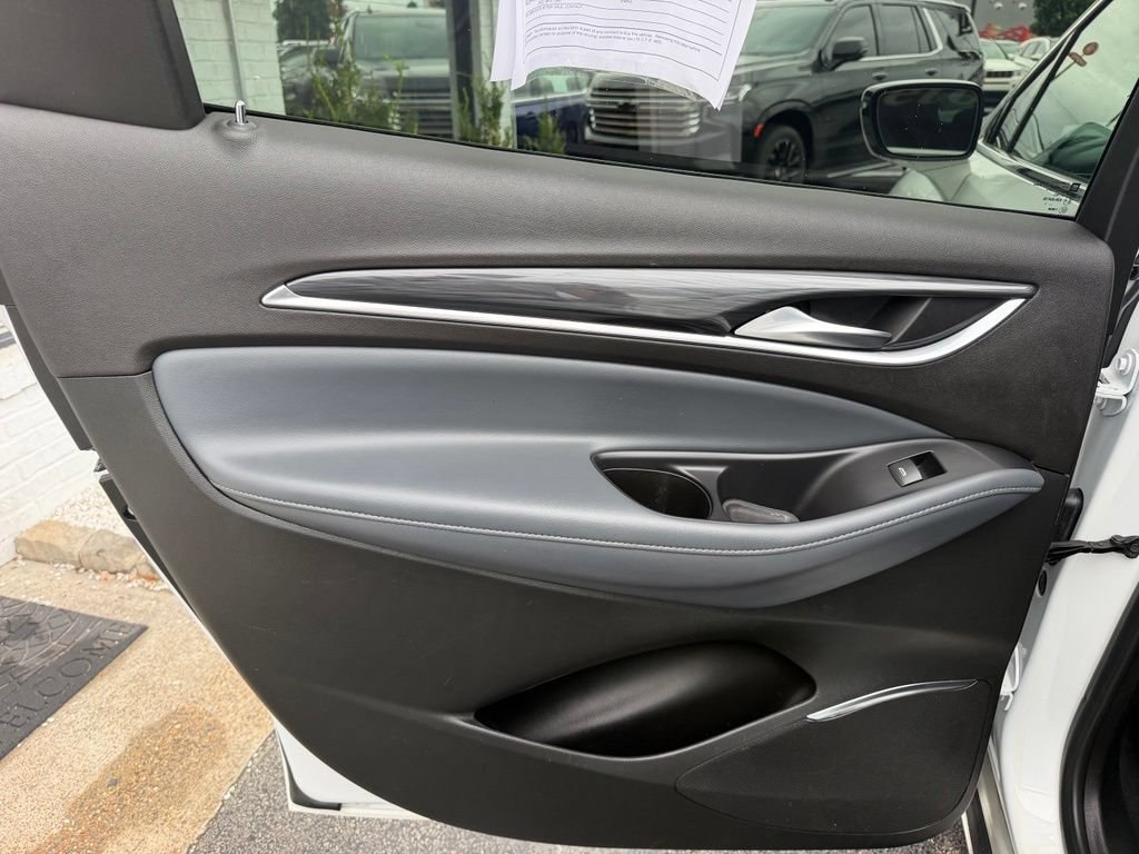 Used 2022 Buick Enclave Premium AWD/4WD image 9