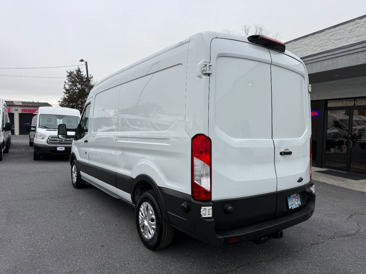 Used 2018 Ford Transit 350 148 Medium Roof RWD image 2