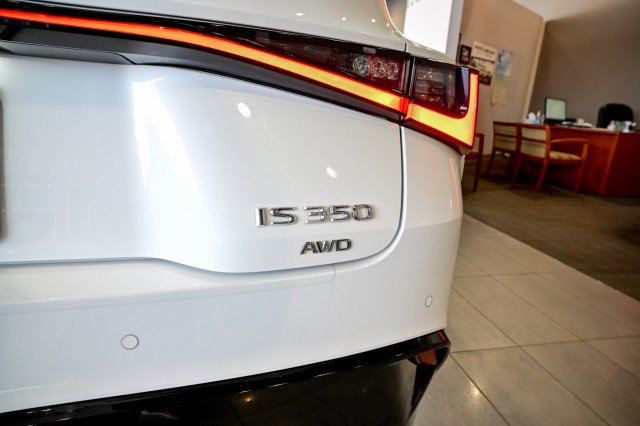 Used 2024 Lexus IS 350 F Sport w/ Memory Package image 23