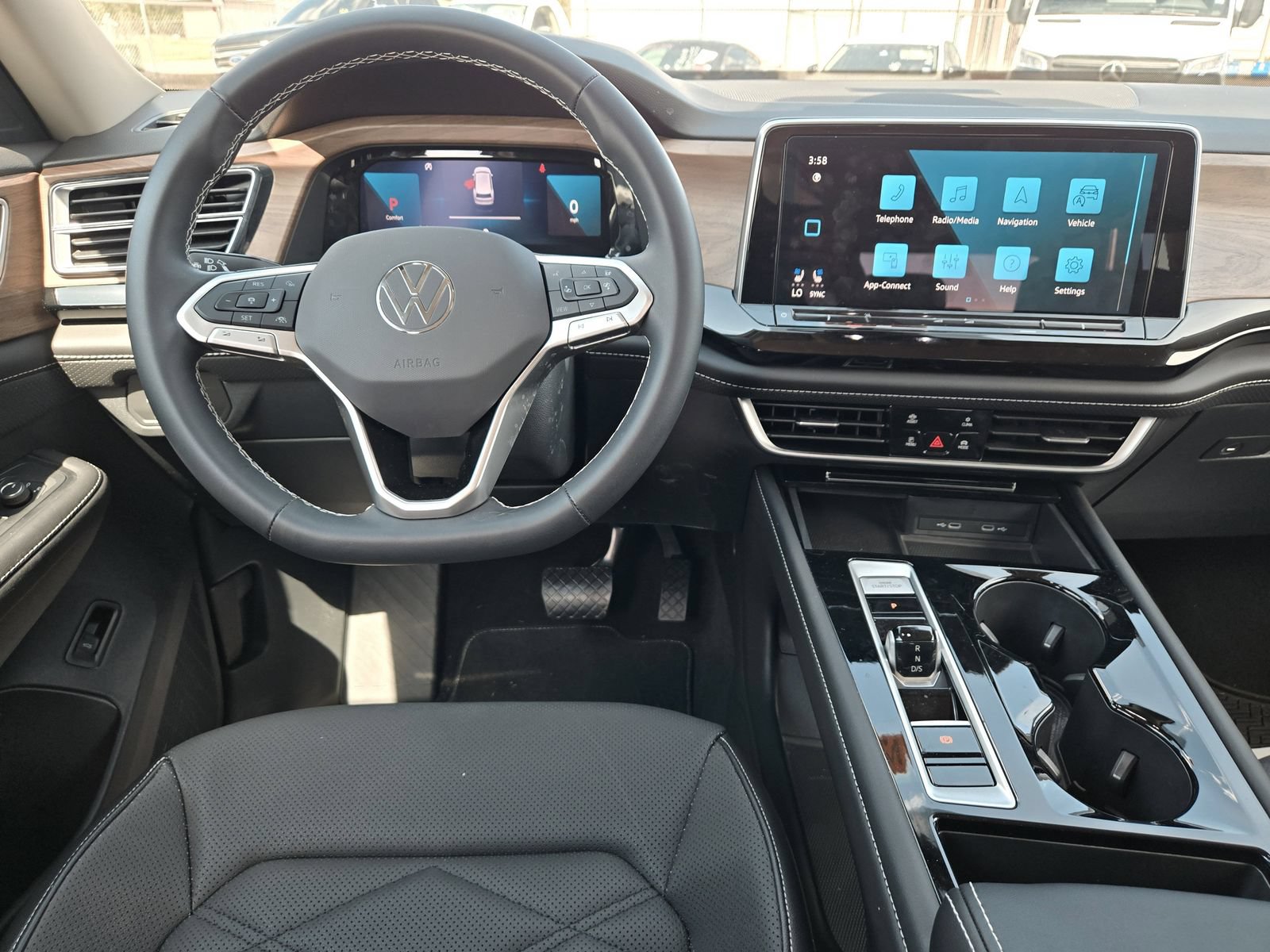 Used 2024 Volkswagen Atlas SE FWD image 9