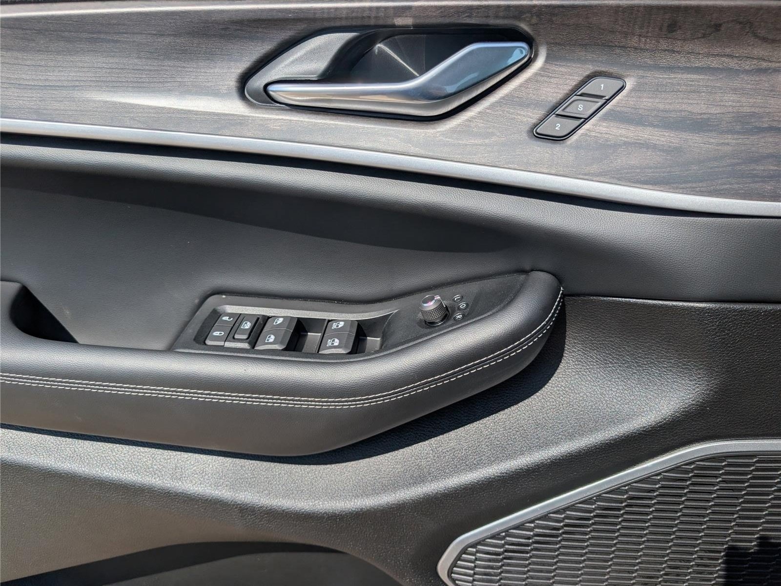 New 2026 Jeep Grand Cherokee Limited AWD/4WD image 16