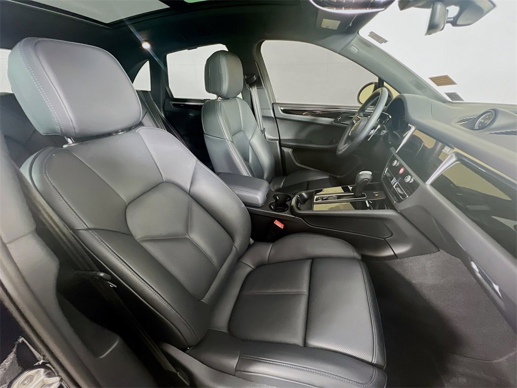 Certified 2023 Porsche Macan S image 30