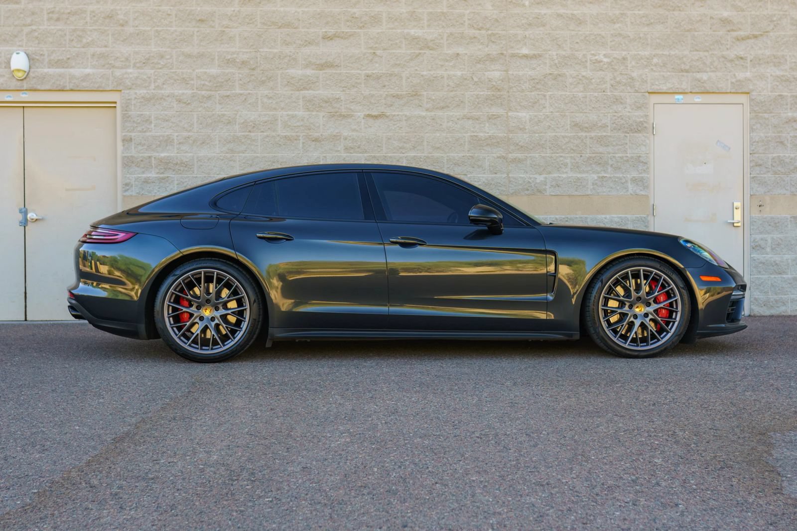 Used 2017 Porsche Panamera Turbo AWD/4WD image 23