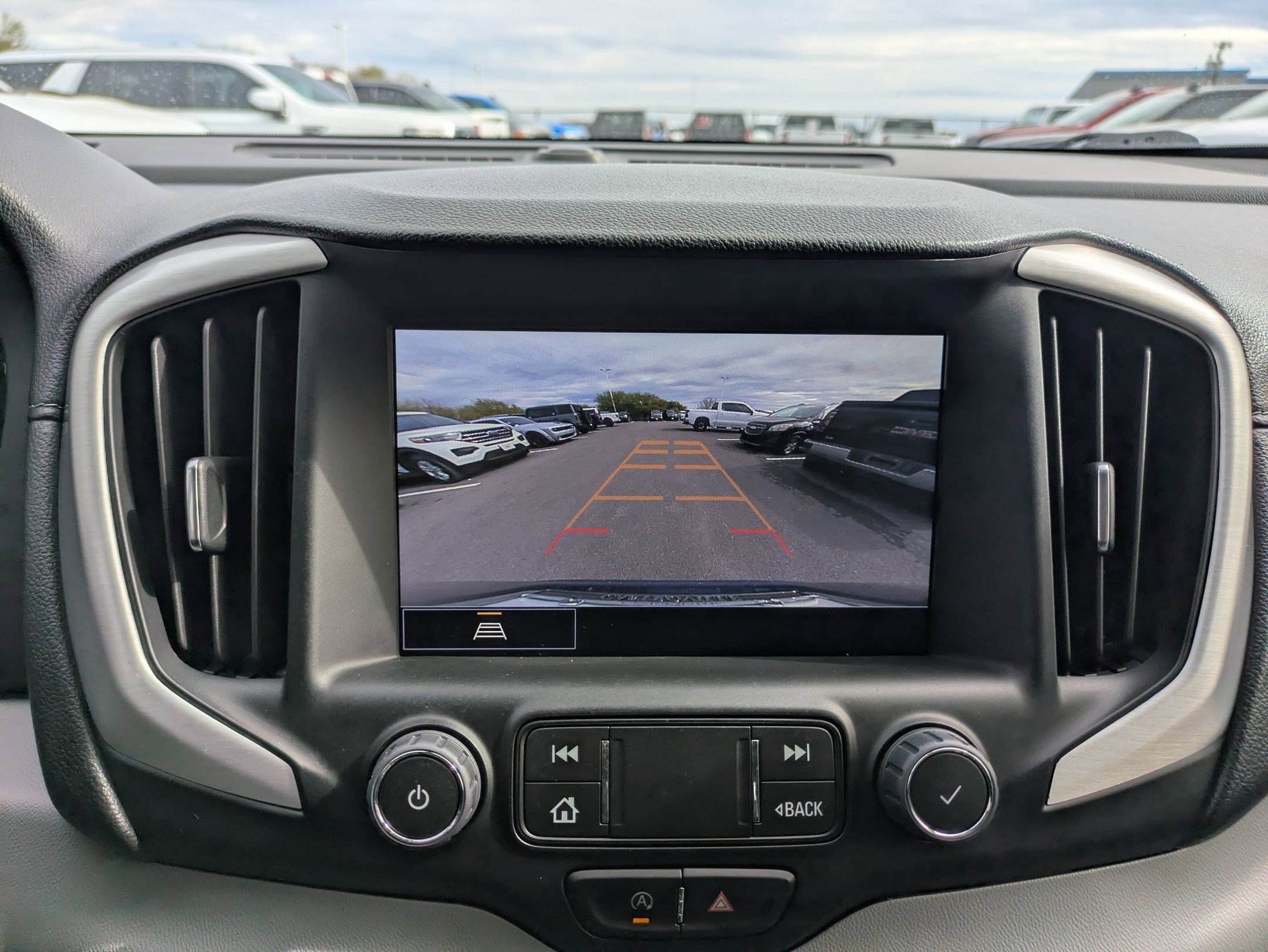 Used 2022 GMC Terrain SLT image 16