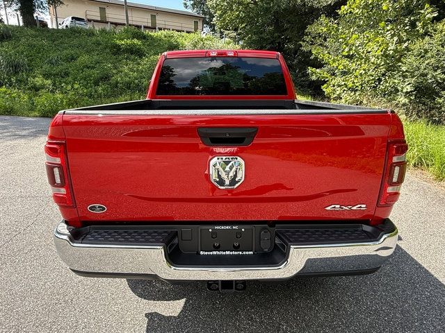 Used 2024 RAM 2500 Tradesman w/ Chrome Appearance Group AWD/4WD image 7