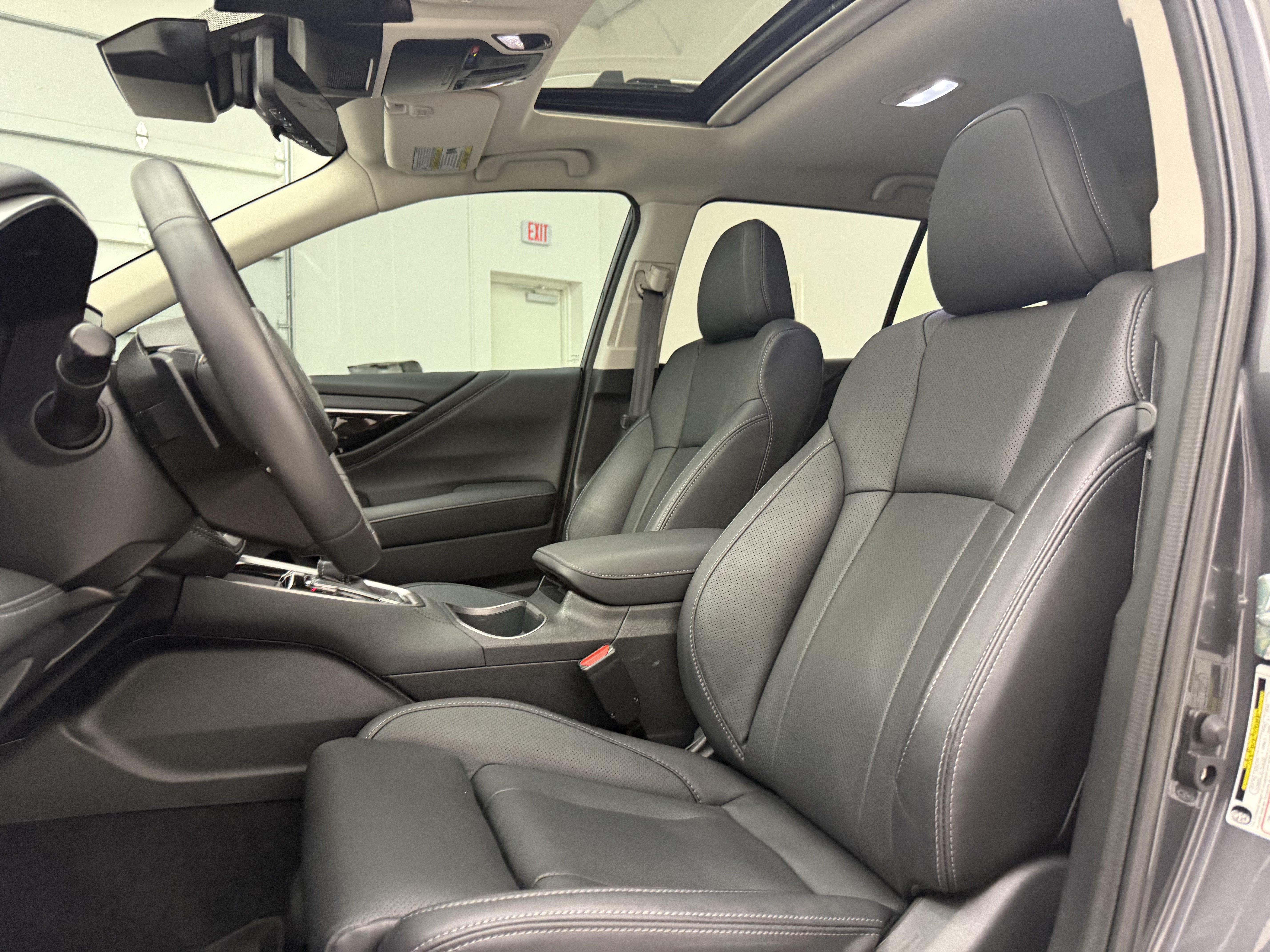 Used 2025 Subaru Outback Touring AWD/4WD image 12