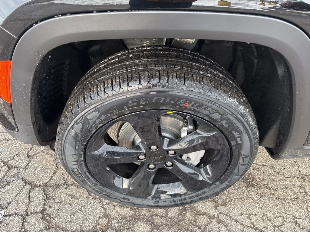 New 2025 Jeep Grand Cherokee Limited image 18