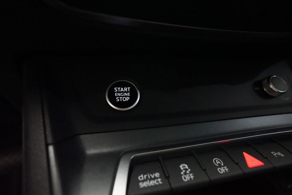 Used 2023 Audi Q3 2.0T Premium Plus w/ Premium Plus Package image 32