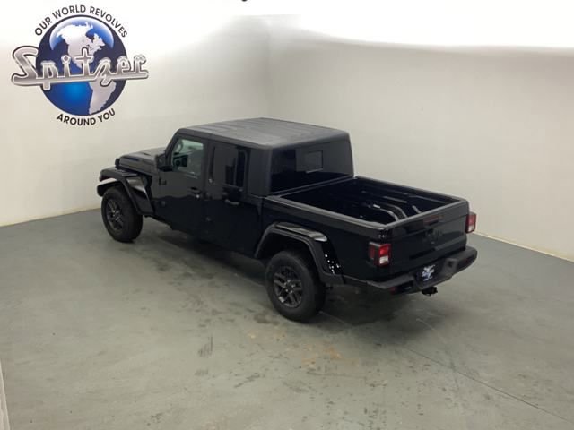 New 2025 Jeep Gladiator Sport image 11