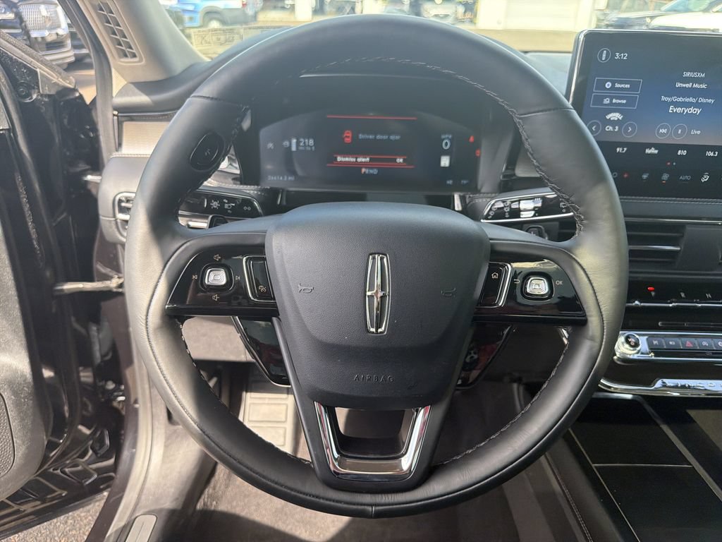 Certified 2025 Lincoln Corsair Reserve w/ Jet Appearance Package AWD/4WD image 22