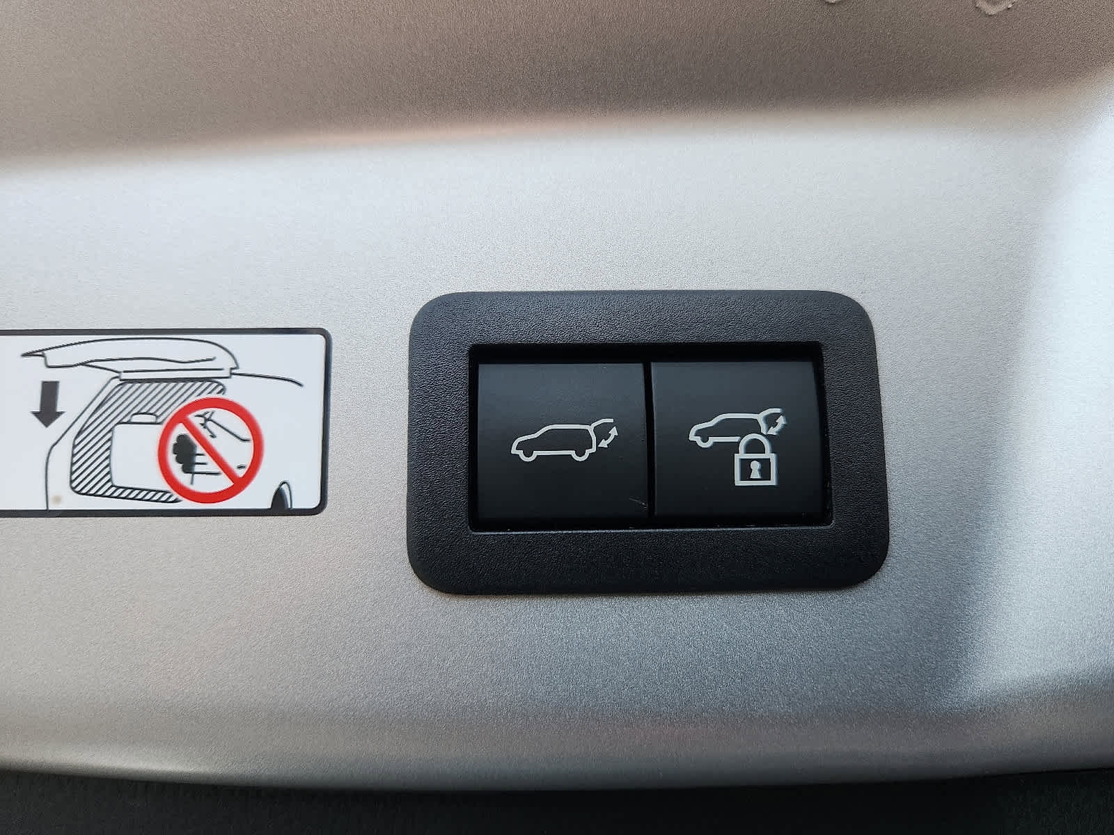 Used 2025 Toyota Prius Plug-In Hybrid w/ Limited Premium Package image 30