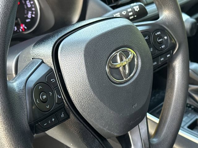 Used 2020 Toyota RAV4 LE FWD image 29