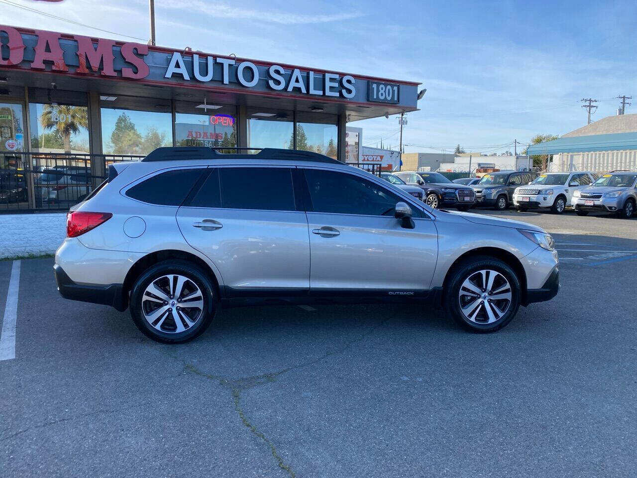 Used 2018 Subaru Outback 2.5i Limited image 2