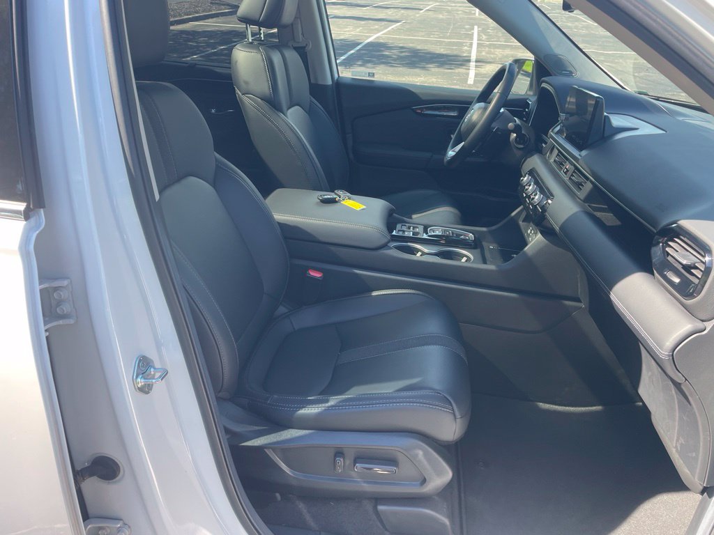 Used 2025 Honda Pilot Touring image 19