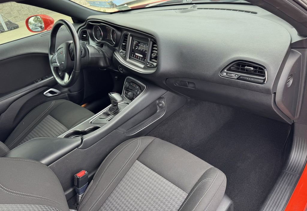 Used 2021 Dodge Challenger SXT RWD image 27