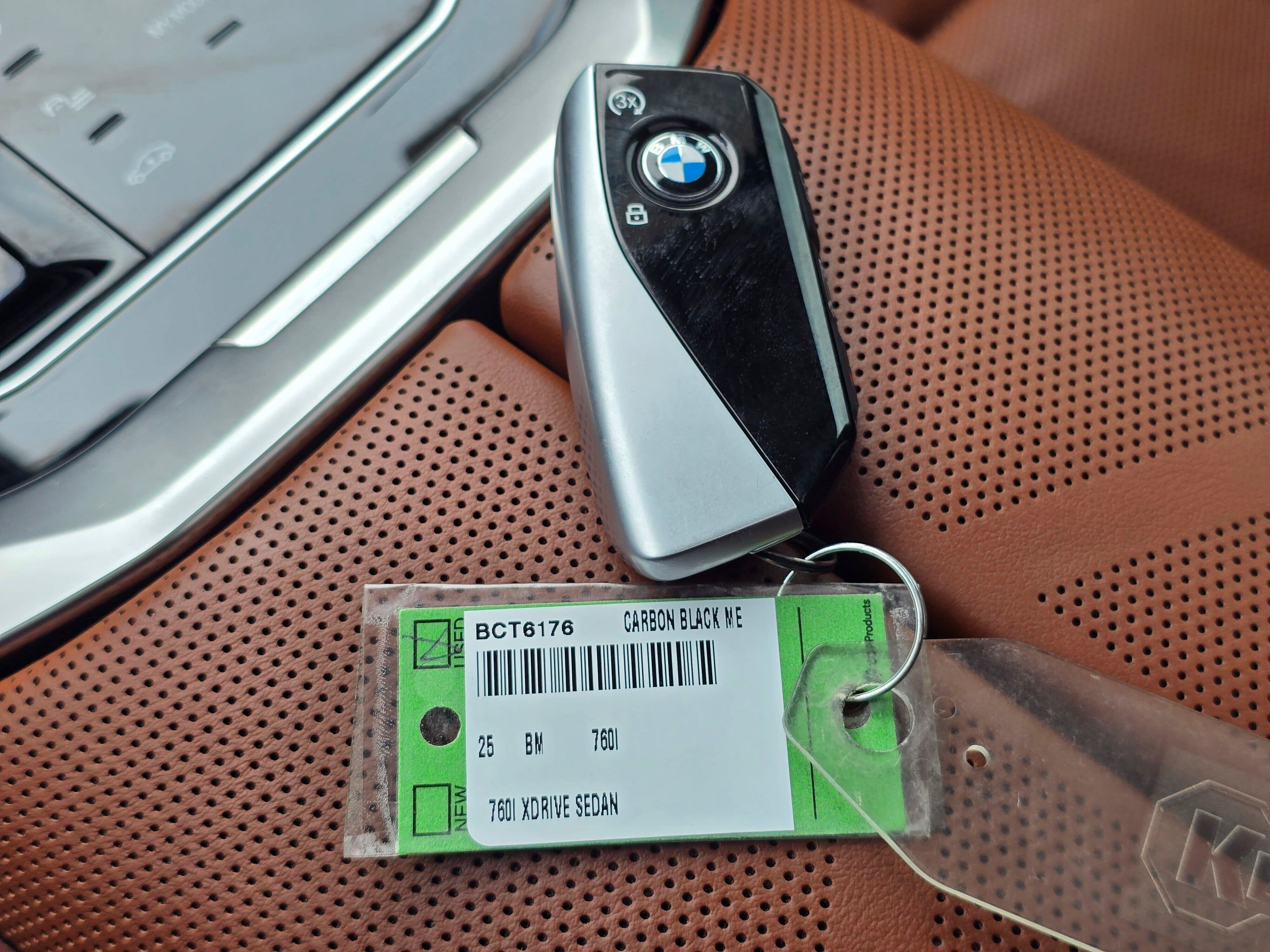 Used 2025 BMW 760i xDrive w/ Executive Package AWD/4WD image 30