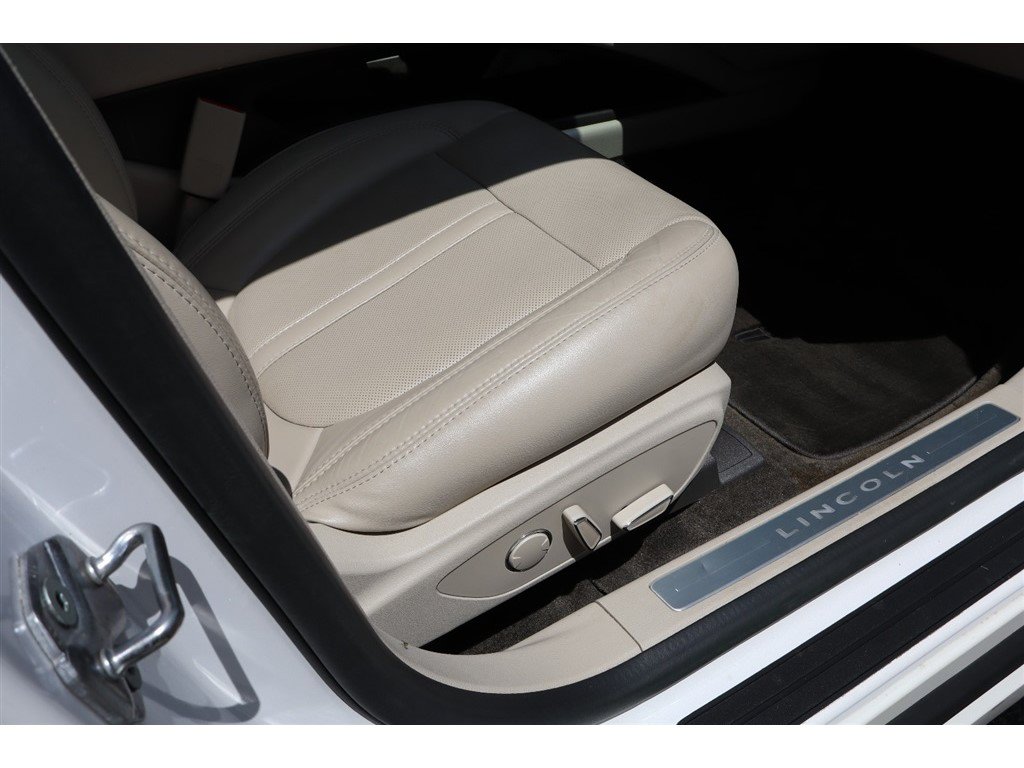 Used 2016 Lincoln MKZ Hybrid w/ Equipment Group 600A Reserve FWD image 15