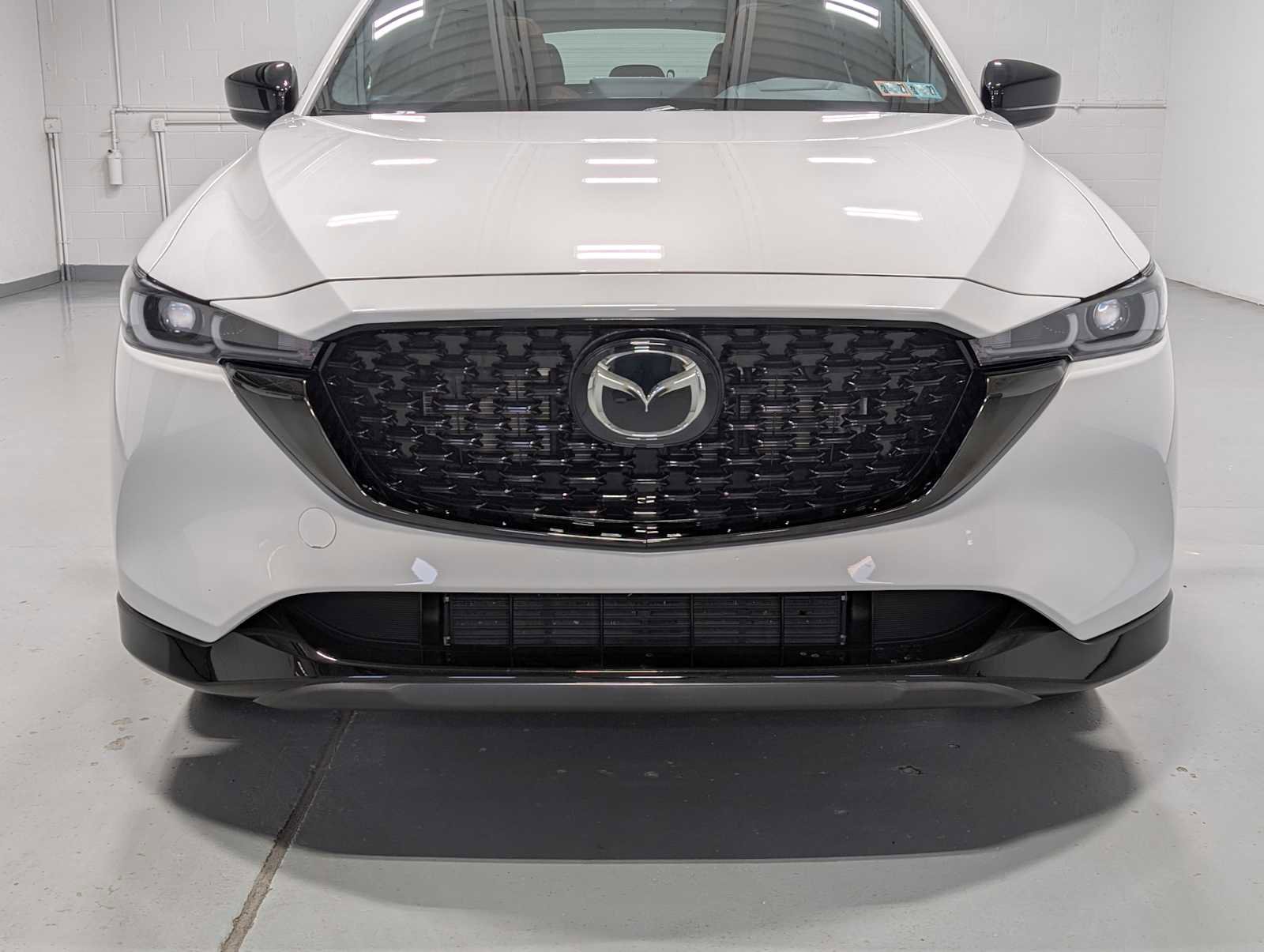 Certified 2024 MAZDA CX-5 Carbon Edition image 2