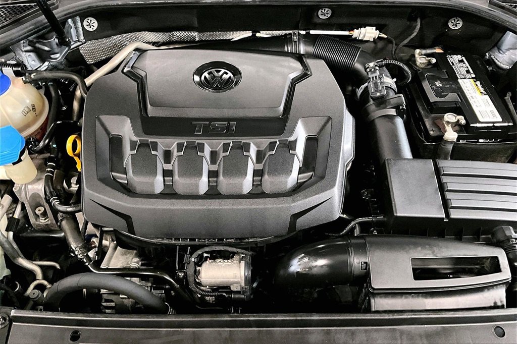 Used 2018 Volkswagen Passat 2.0T SE image 9