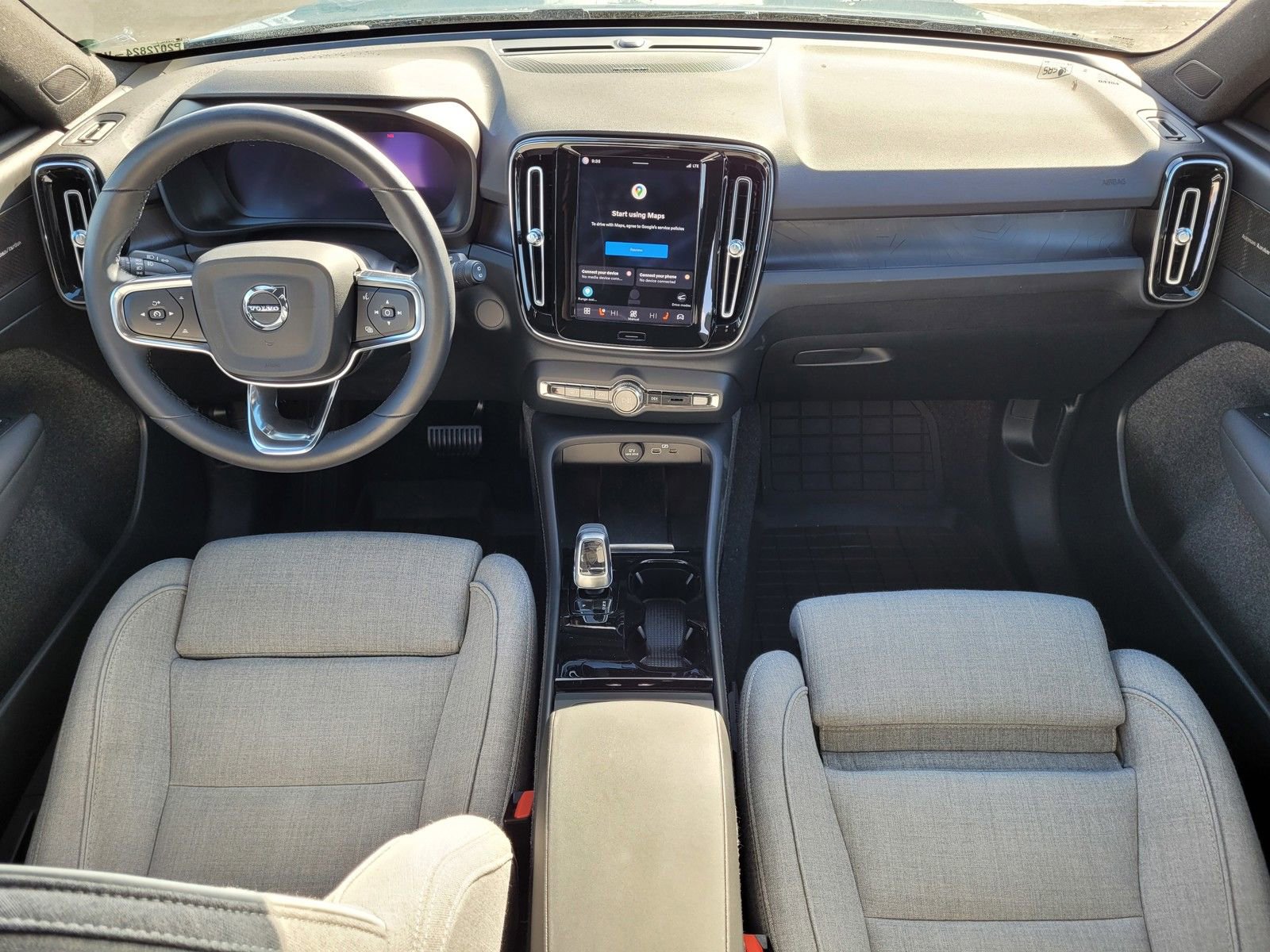 Certified 2023 Volvo XC40 Recharge Ultimate w/ Protection Package Premier image 9