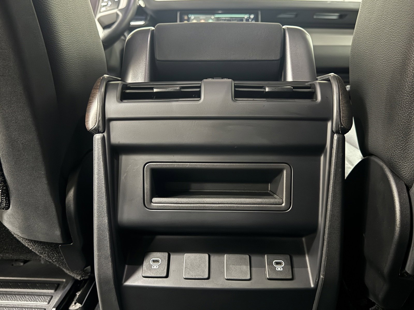 Used 2023 Land Rover Defender 110 S image 39