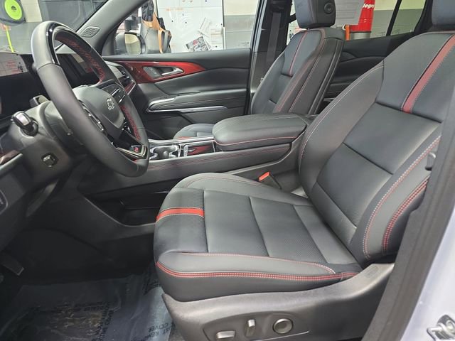 New 2026 Chevrolet Traverse RS w/ LPO, Floor Liner Package image 19