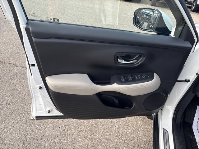 Used 2025 Honda HR-V LX image 7