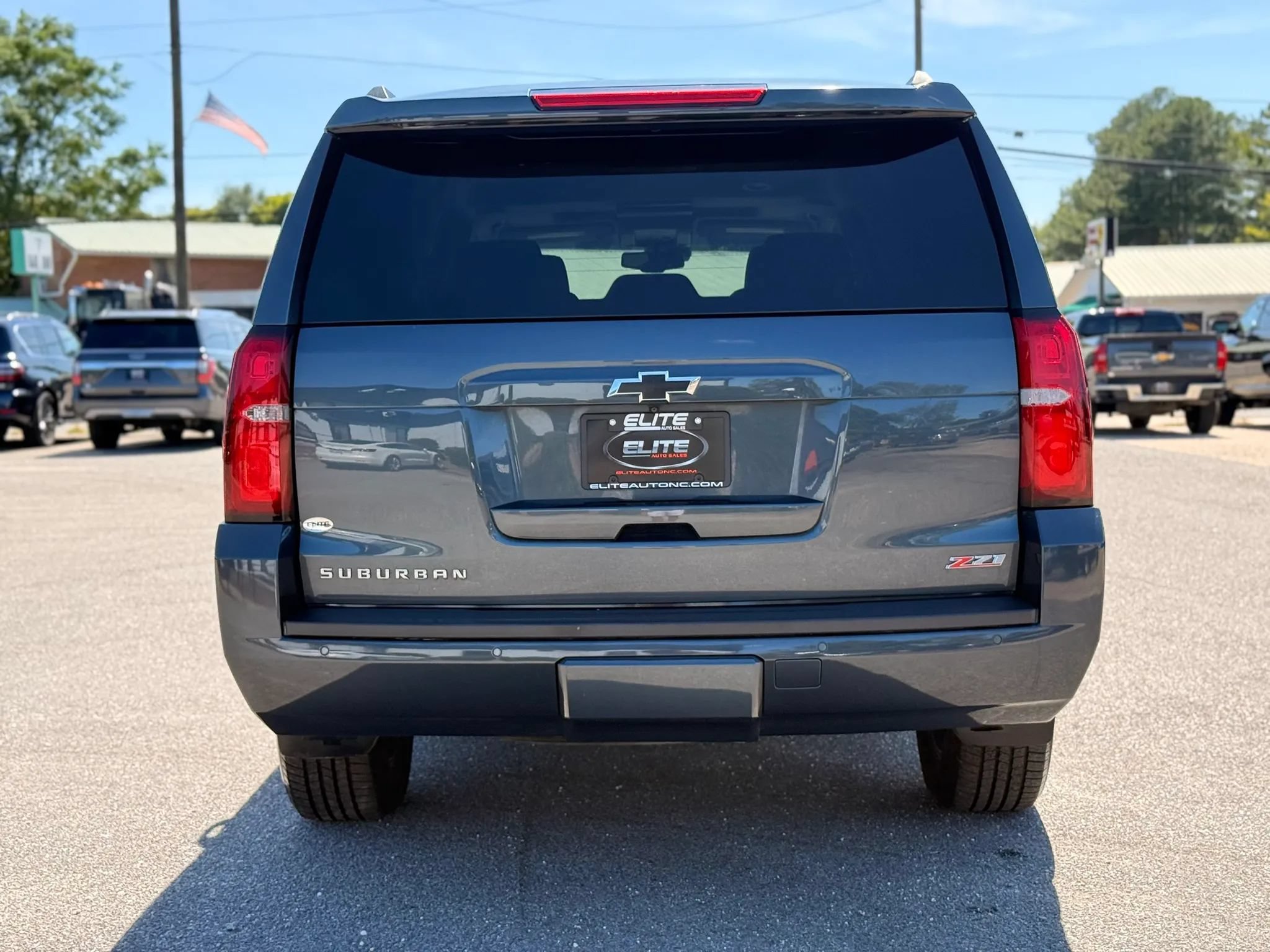 Used 2020 Chevrolet Suburban LT AWD/4WD image 8