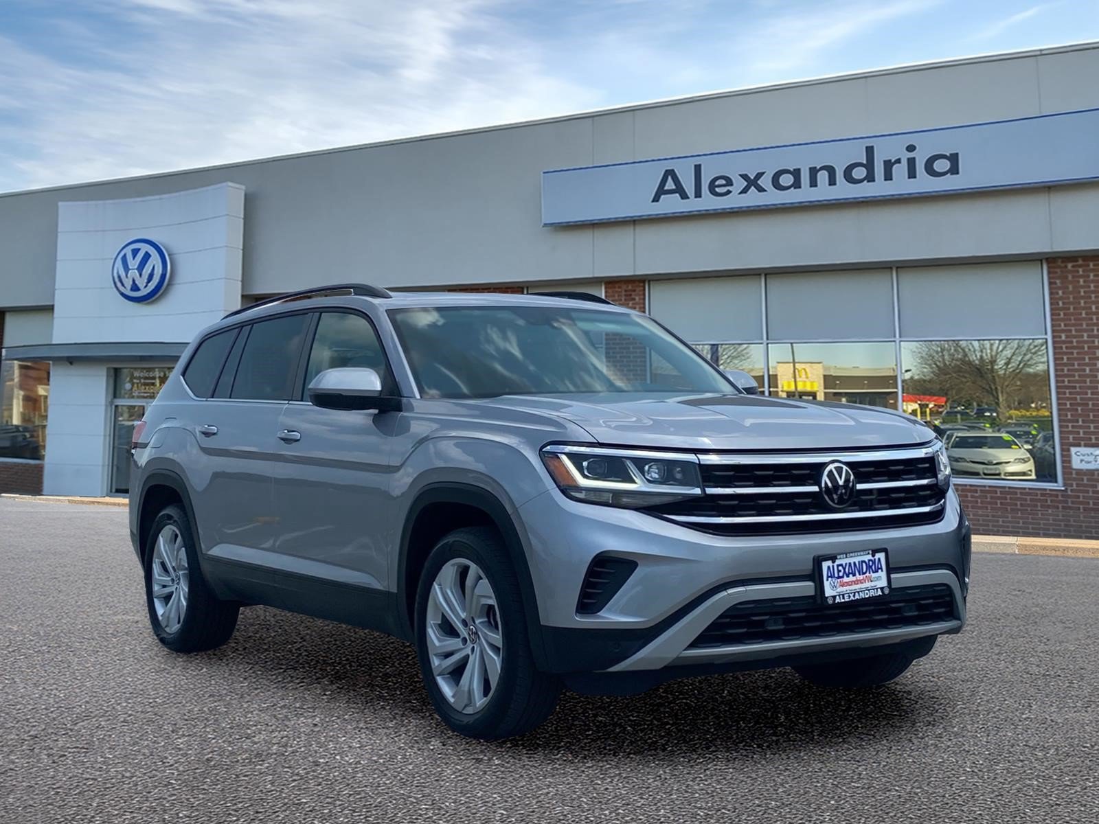 Used 2023 Volkswagen Atlas SE w/ Panoramic Sunroof Package