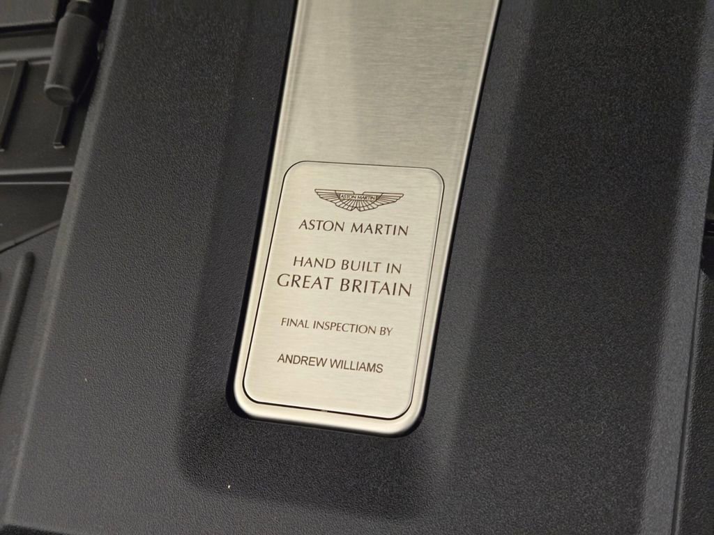 Used 2024 Aston Martin DBX image 30