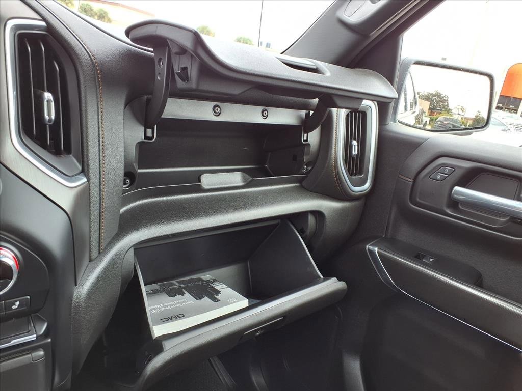 Used 2022 GMC Sierra 1500 AT4 image 32