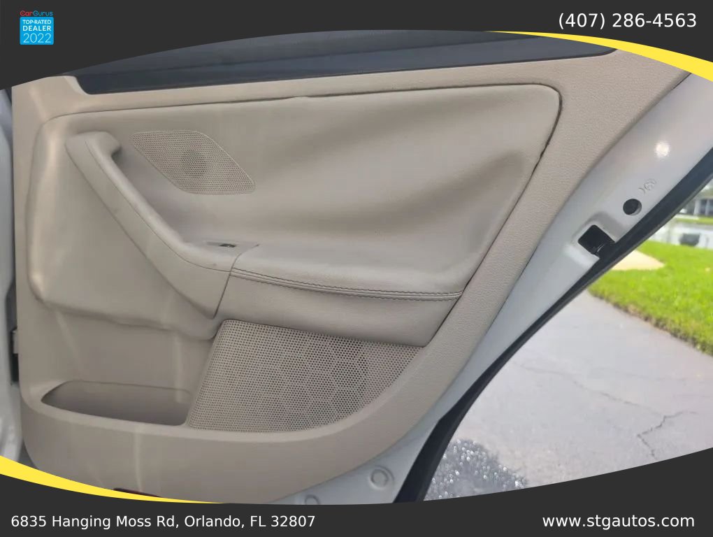 Used 2010 Volkswagen Jetta SE FWD image 21