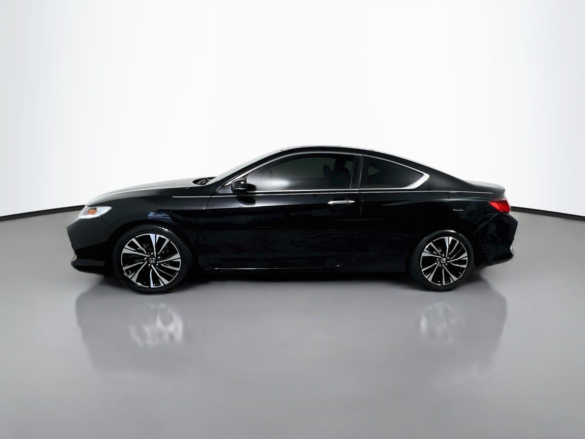Used 2017 Honda Accord EX-L image 9