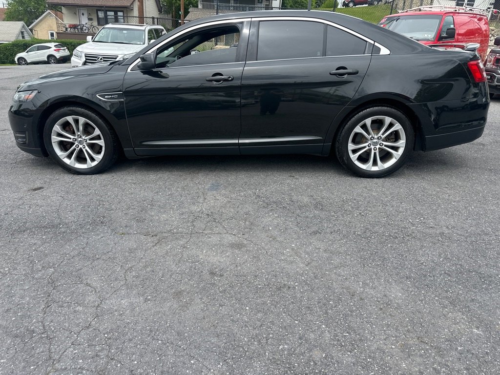 Used 2013 Ford Taurus SHO image 9