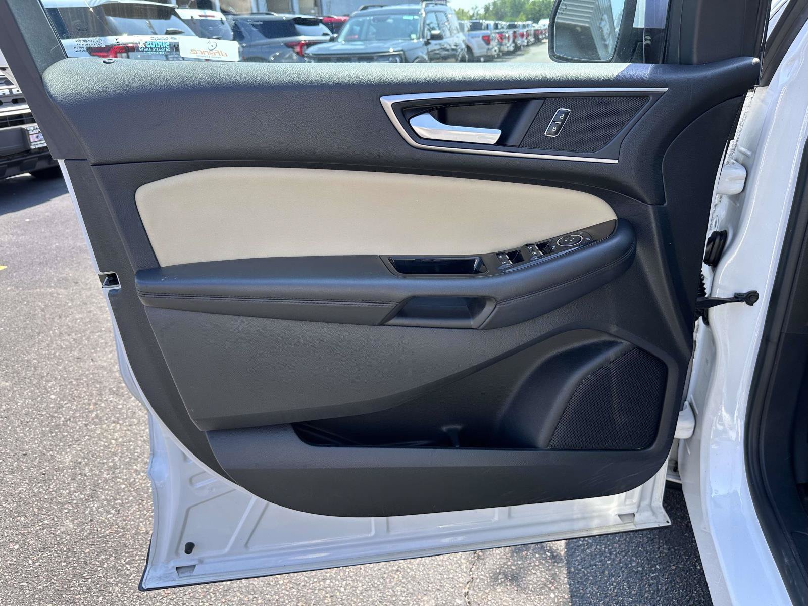 Used 2016 Ford Edge SEL w/ Equipment Group 201A AWD/4WD image 9