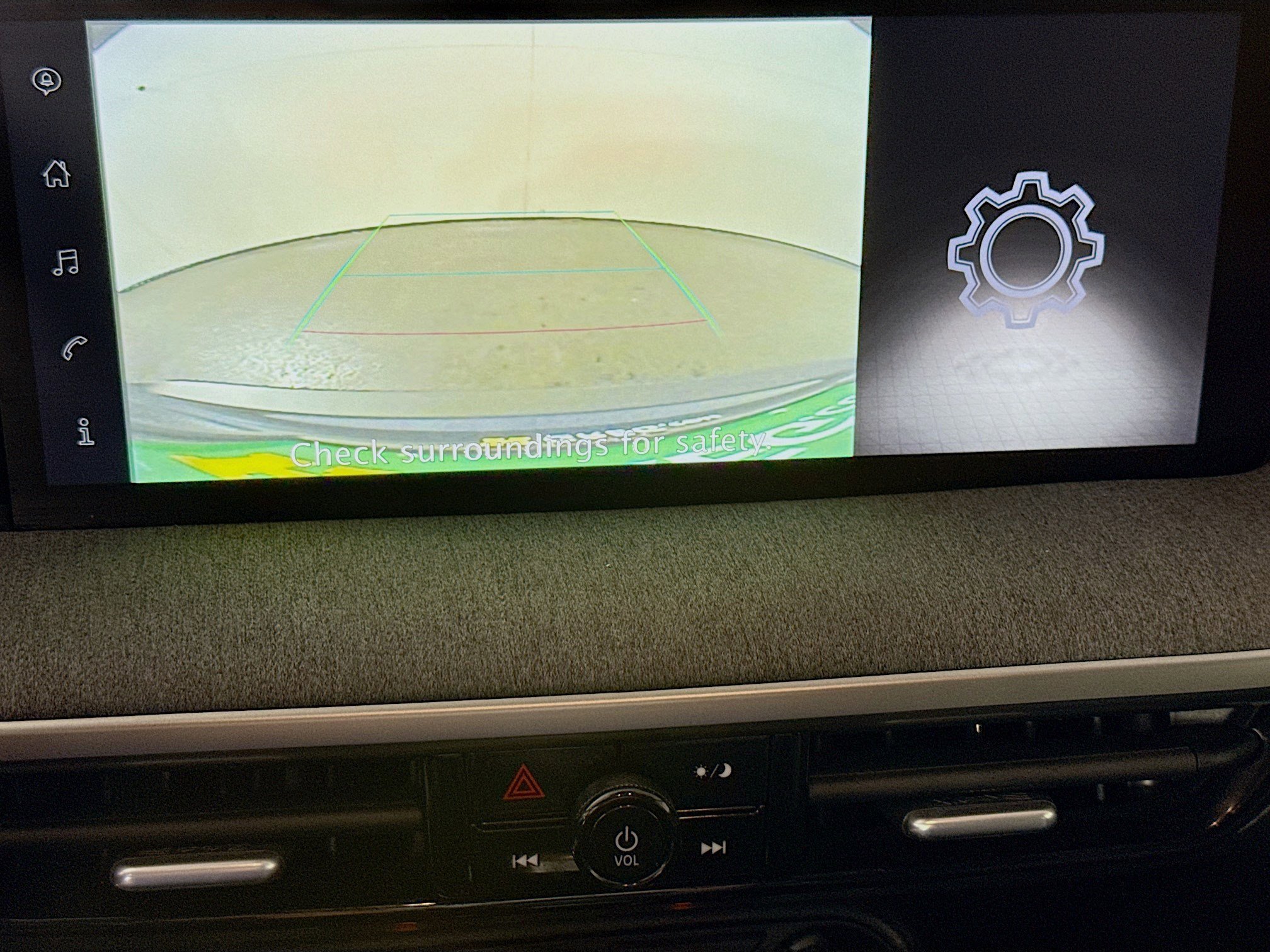 Used 2025 Nissan Kicks SV image 19