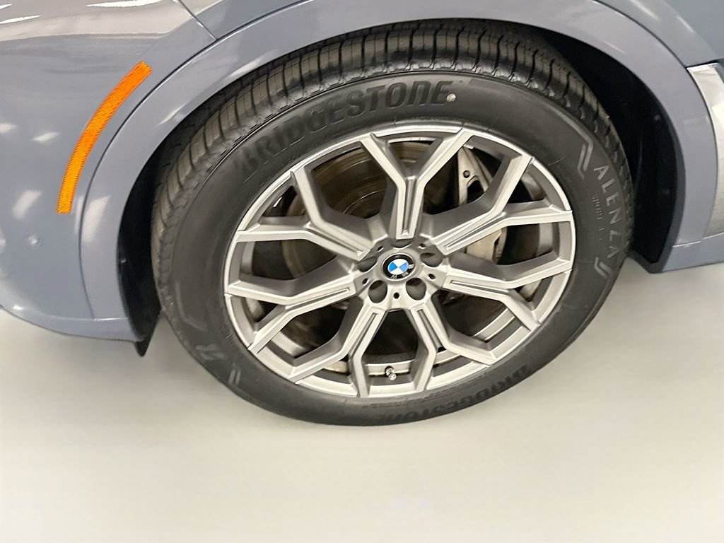 Certified 2024 BMW X7 xDrive40i w/ Premium Package image 29
