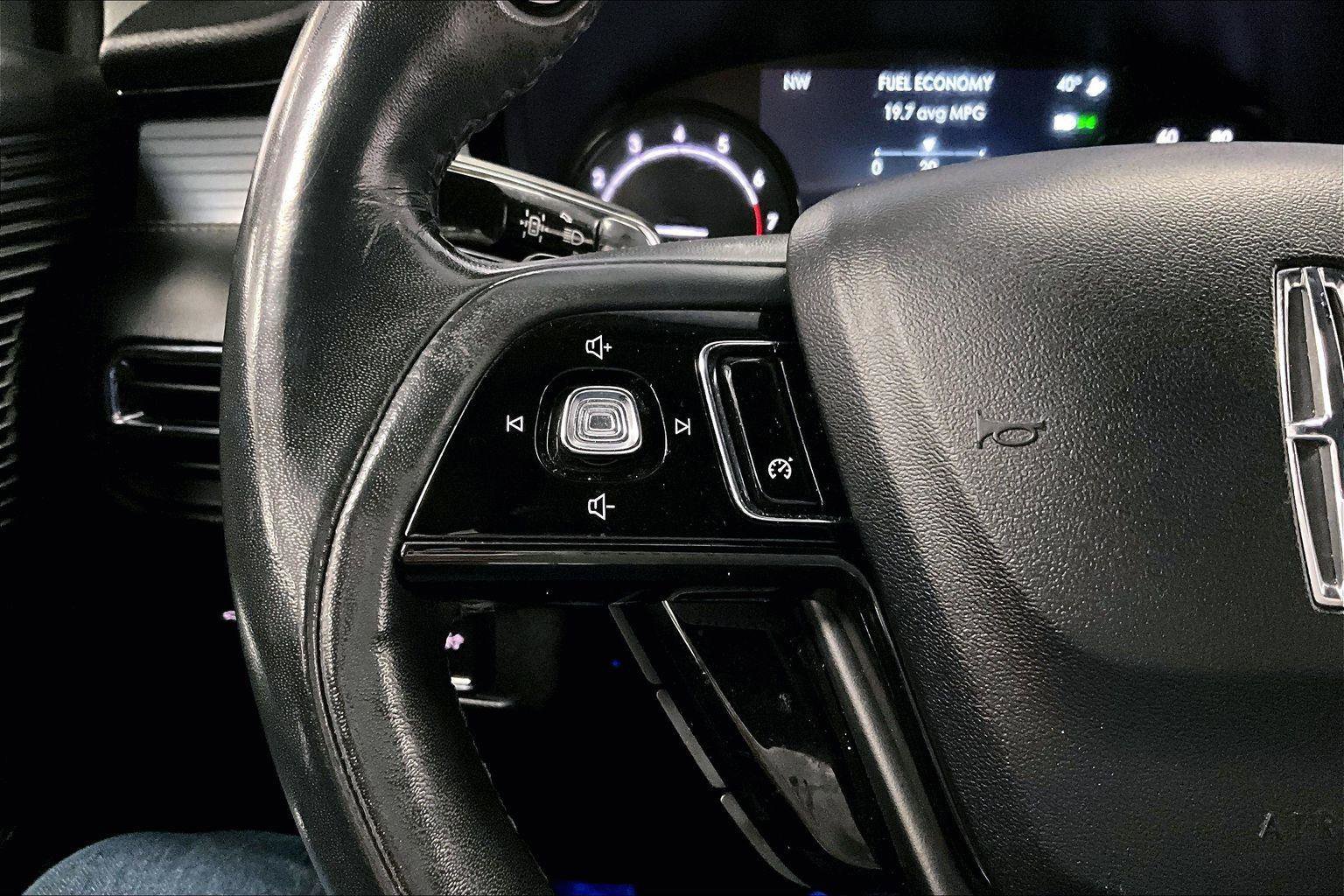 Used 2021 Lincoln Corsair AWD w/ Premium Package image 17