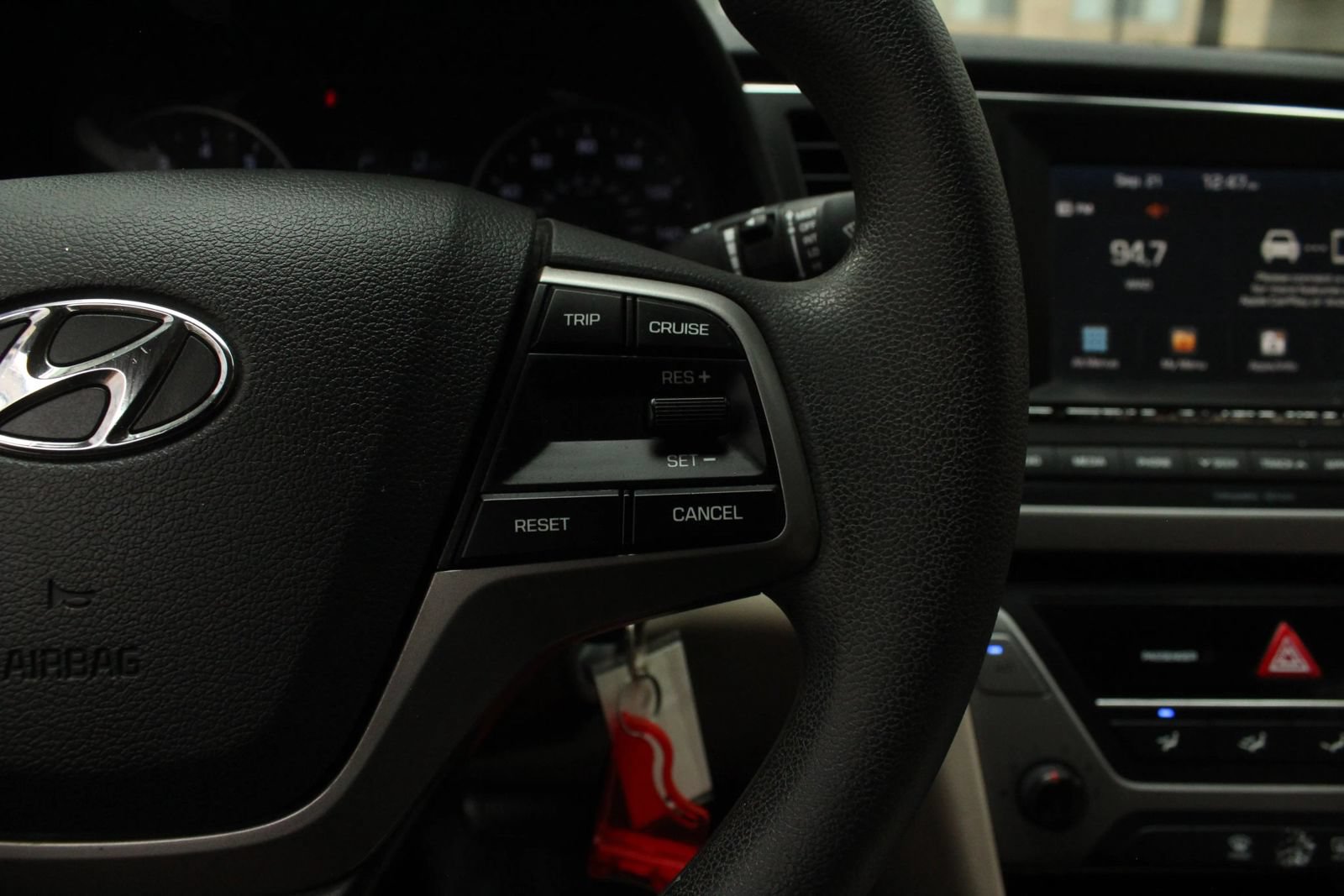 Used 2017 Hyundai Elantra SE FWD image 27