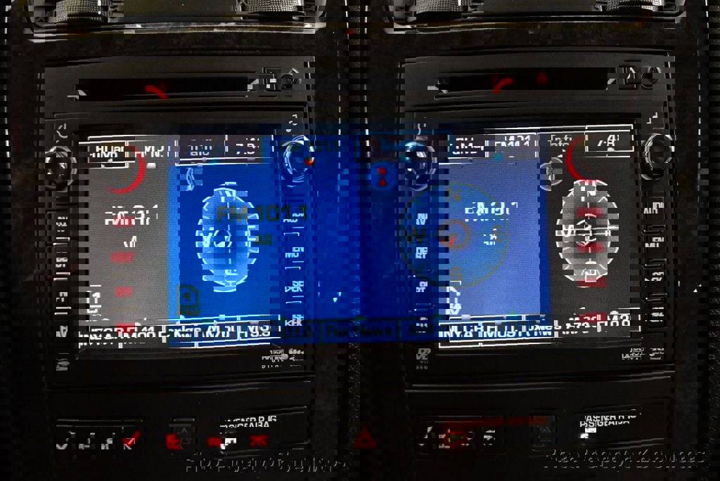 Used 2011 GMC Acadia Denali image 40