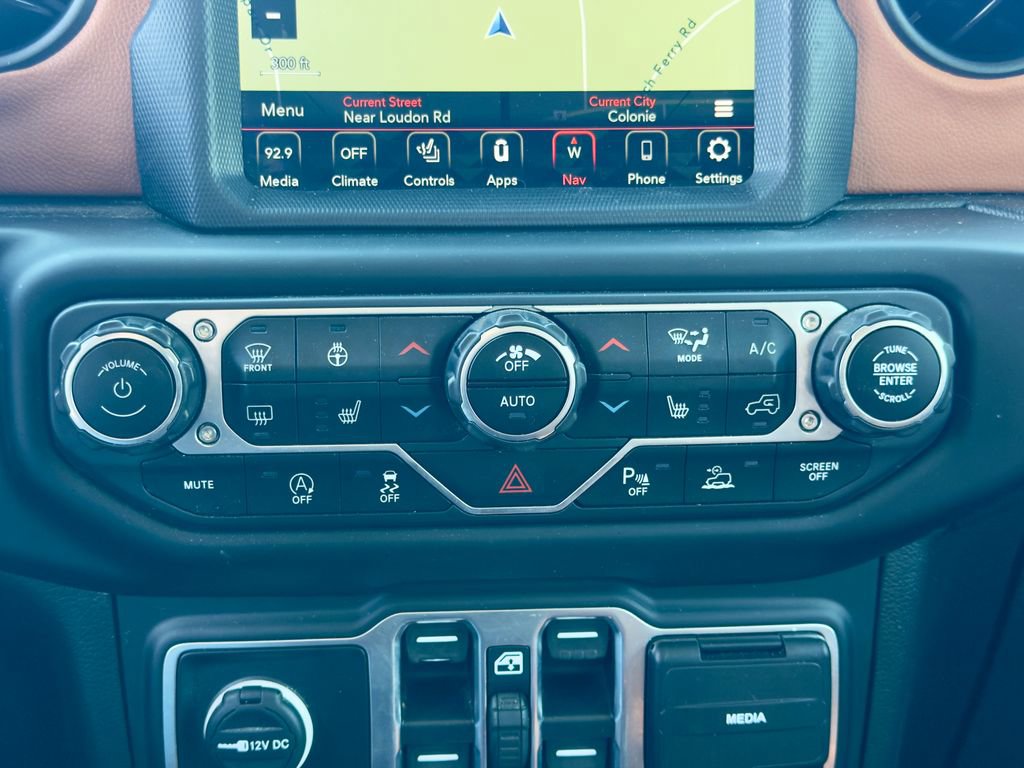 Used 2020 Jeep Gladiator Rubicon w/ Dual Top Group AWD/4WD image 26