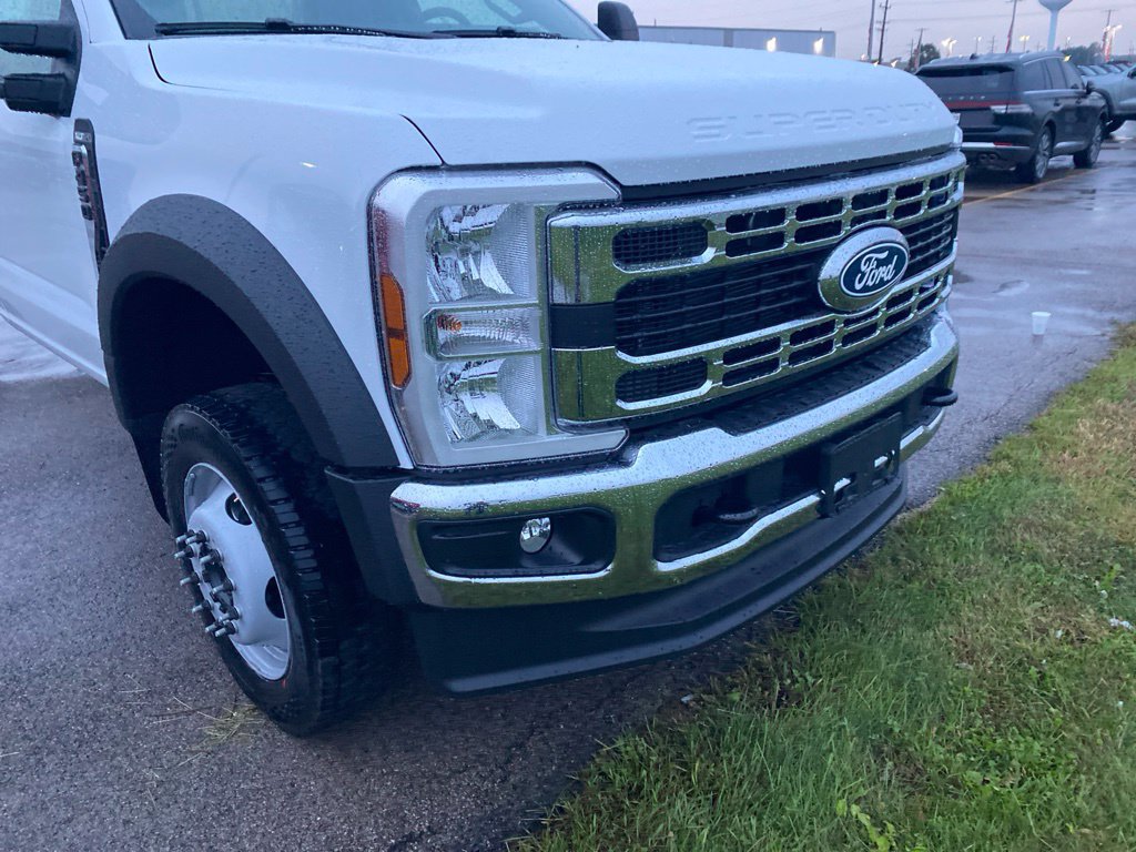 New 2027 Ford F450 XLT w/ XLT Value Package AWD/4WD image 3