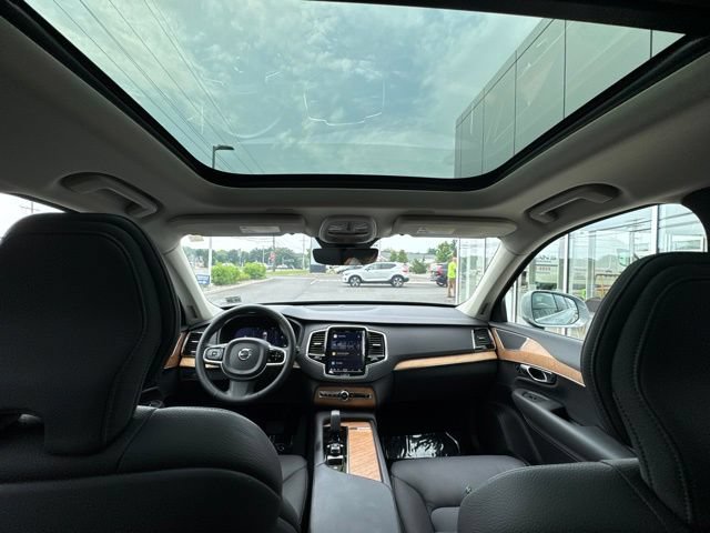 Certified 2025 Volvo XC90 B6 Plus w/ Protection Package Premier AWD/4WD image 18