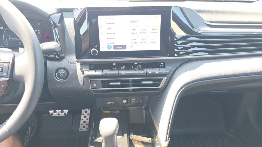 Used 2026 Toyota Camry SE FWD image 15