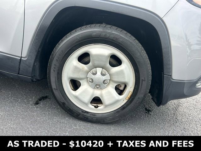 Used 2017 Jeep Cherokee Sport image 8