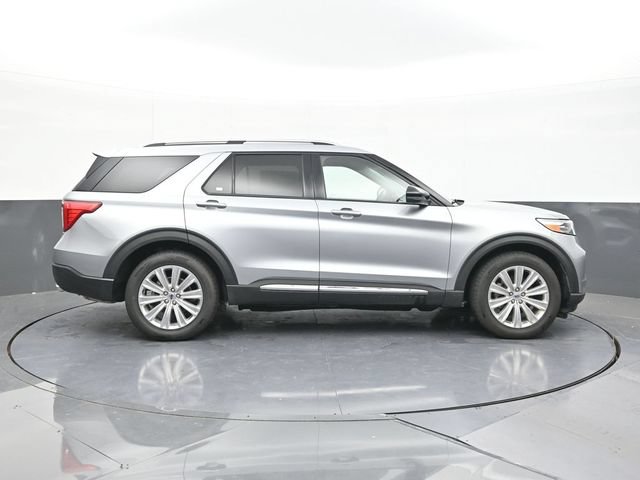 Used 2022 Ford Explorer Limited w/ Equipment Group 301A AWD/4WD image 17