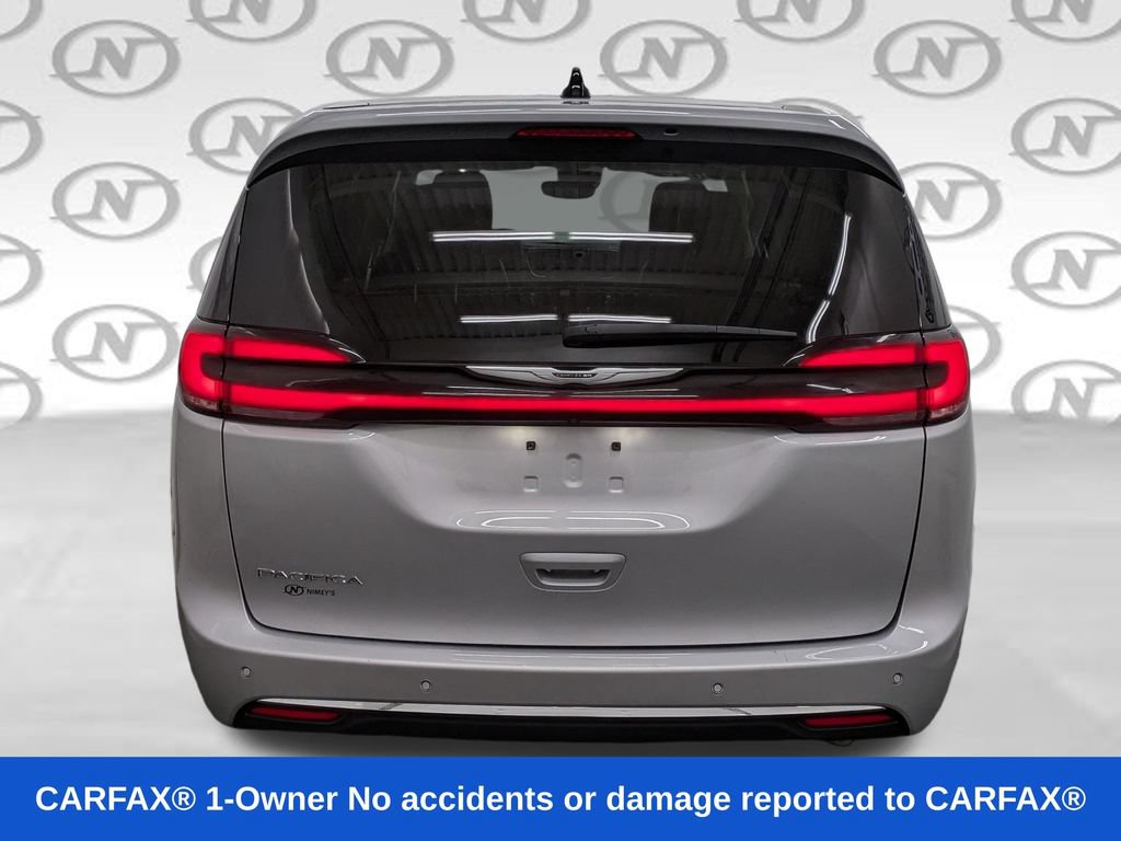 Used 2024 Chrysler Pacifica Touring-L FWD image 32
